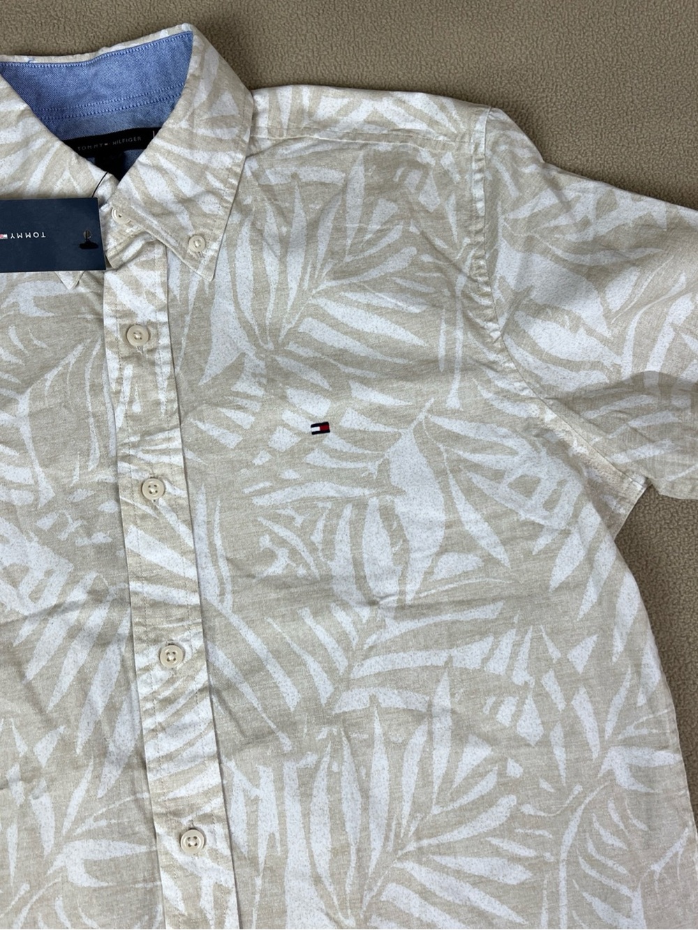 Tommy Hilfiger Button Up Short Sleeve Shirt, Hawaiian Floral. Tropical. Sz S